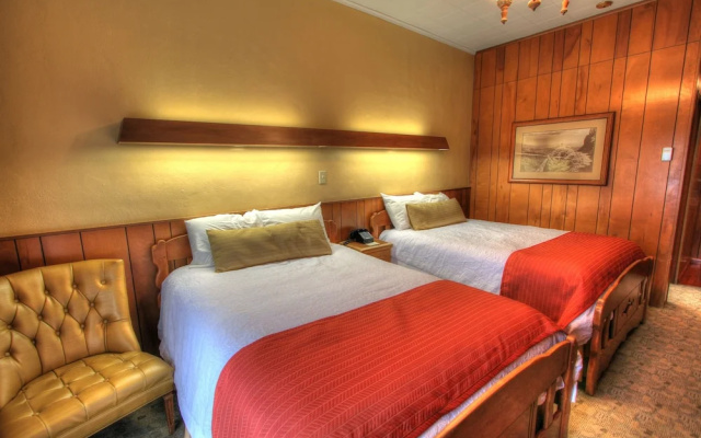 The Historic Gatlinburg Inn