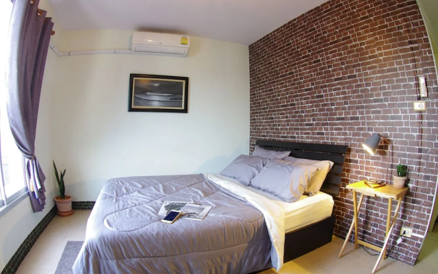 Non-Len Hostel
