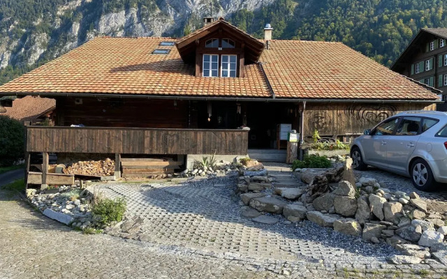 Lake View Chalet , Därligen