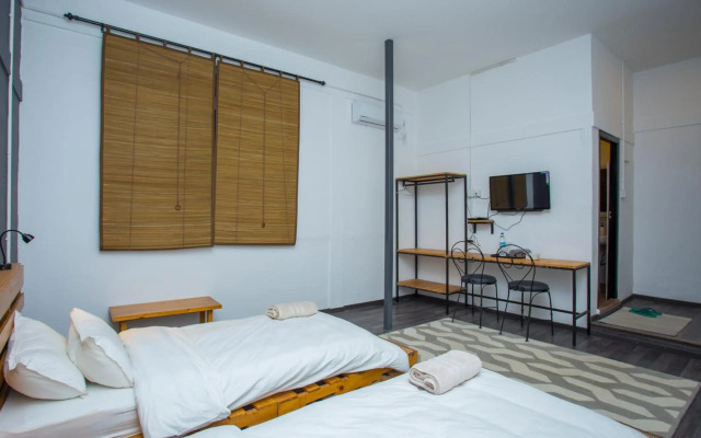 Yakety Yak Hostel