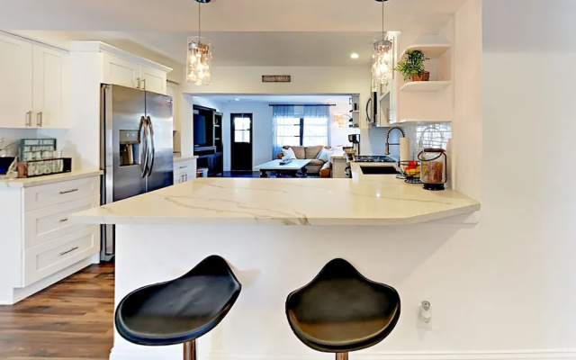 Bohemian Beach House - 3 Br Home