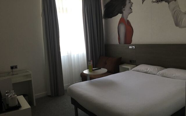 Hotel ibis Styles London Kensington 1