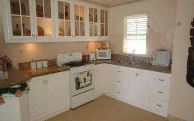 Beautiful Apartment Across The Road From The Beach