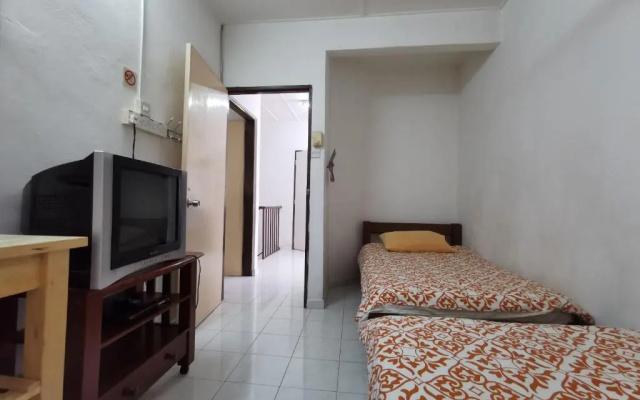 Cheerful 4-Bedrooms Residents Home