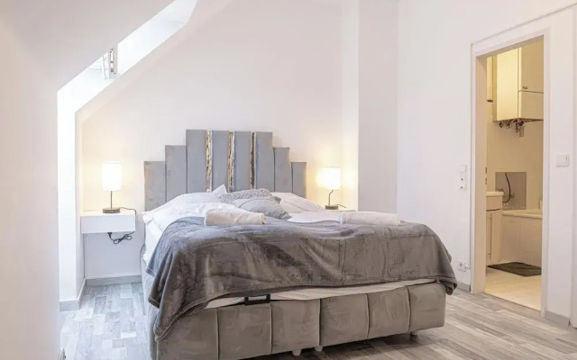 Affordable 2BR With Living Room Vienna
