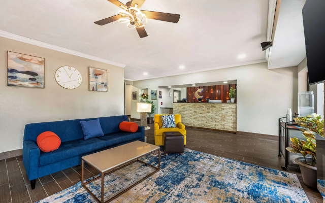 Comfort Suites Omaha East-Council Bluffs