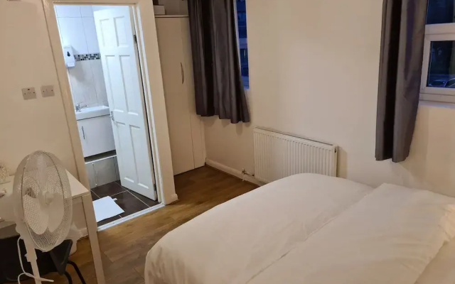 4br-2ensuite-10mincentrallondon-sleeps11-parking