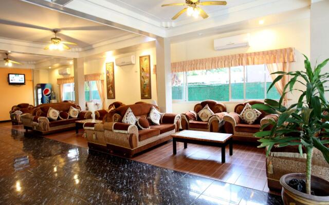 Home Pattaya Hotel 1