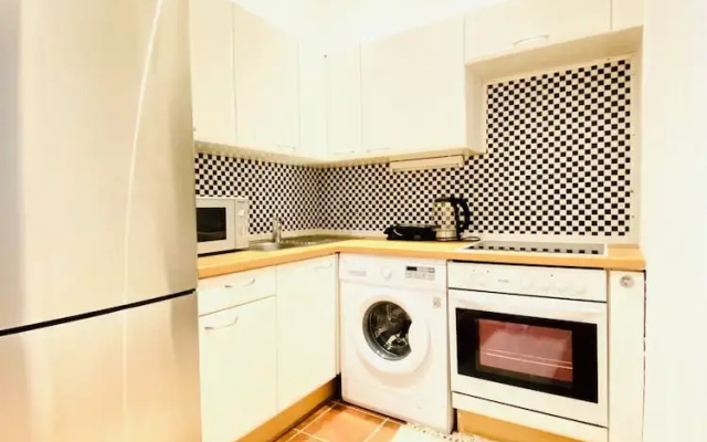 Cozy 2BR Apartment Close to Westbahnhof