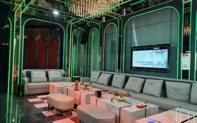Vienna International Hotel (Shehong Tulip hotel)