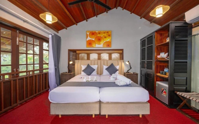 Hoianbang Beach Front Villa & Restaurant