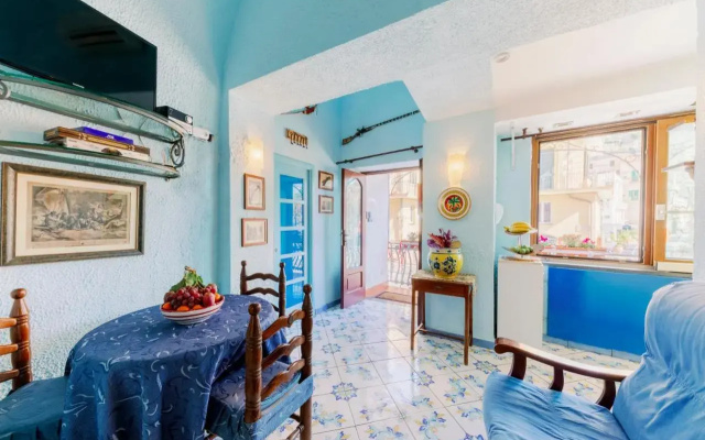 Elegant studio close to the sea