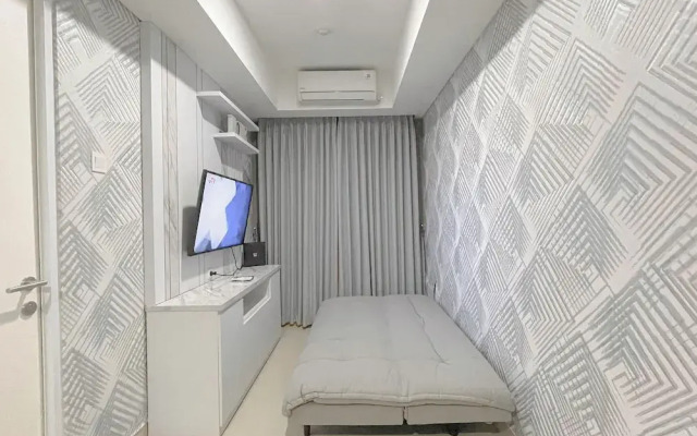 Grey Toned 1Br Apartment Tamansari Skylounge Makassar