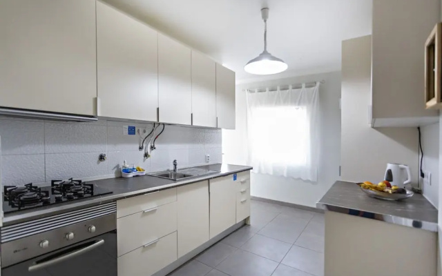 Gulbenkian in Faro With 2 Bedrooms and 1 Bathrooms