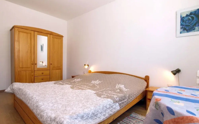 Apartment 692