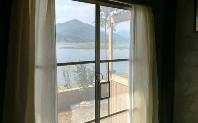 T and P Lake View