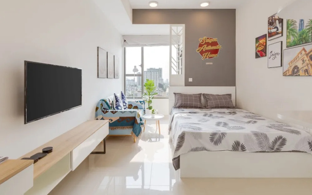 Saigon Authentic Home - FREE Infinity Pool & Gym Center & Drop-off Airport