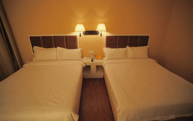 Champs-Elysees Hotel