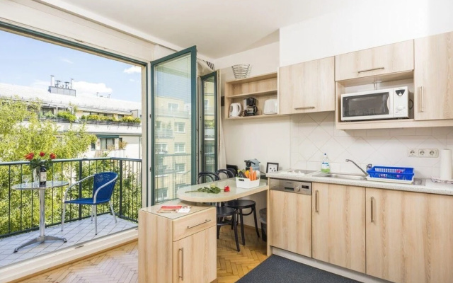 Ruhiges Apartment mit Balkon #r26