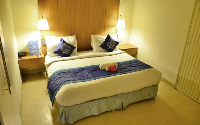 Hotel Gem 92 Residency
