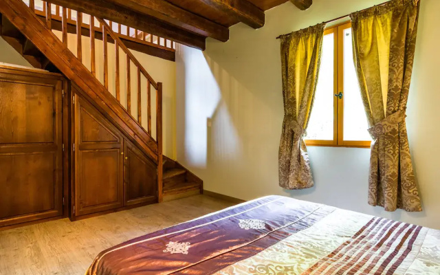 Quaint Holiday Home in Blanquefort-sur-Briolance with Private Pool