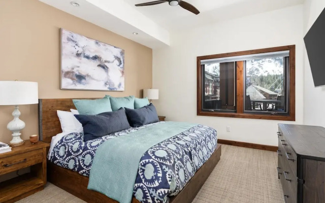 Luxury 4bdr Residence Steps From Heavenly Village 4 Bedroom Condo