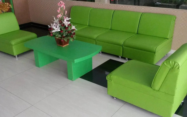 RedDoorz Plus near Pelabuhan Makassar