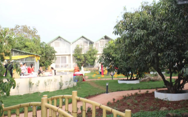 Mango Leaf Lake Resort
