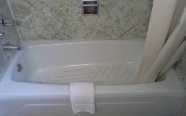 Budget Host Parkway Motel