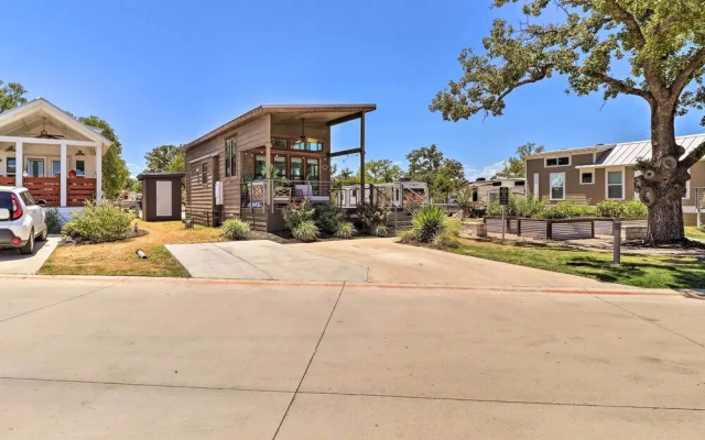 Upscale Tiny Home - Boho-chic Austin Getaway!