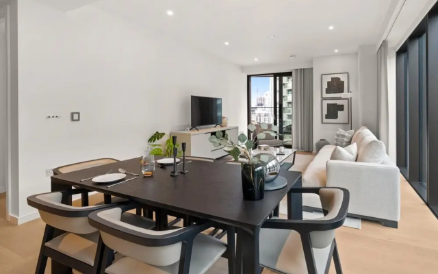Deluxe two Bedroom Canary Wharf Apartment With River Views