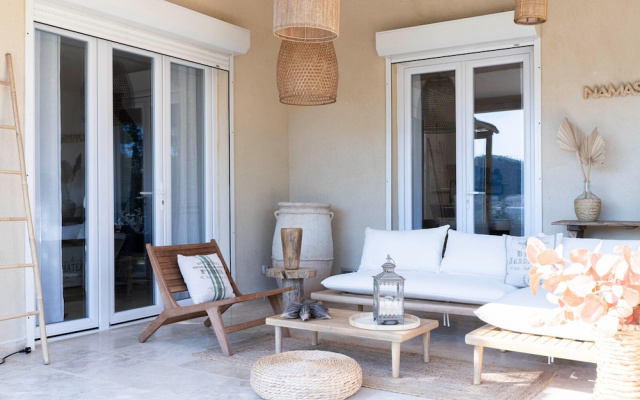 Charming Holiday Home With Private Garden