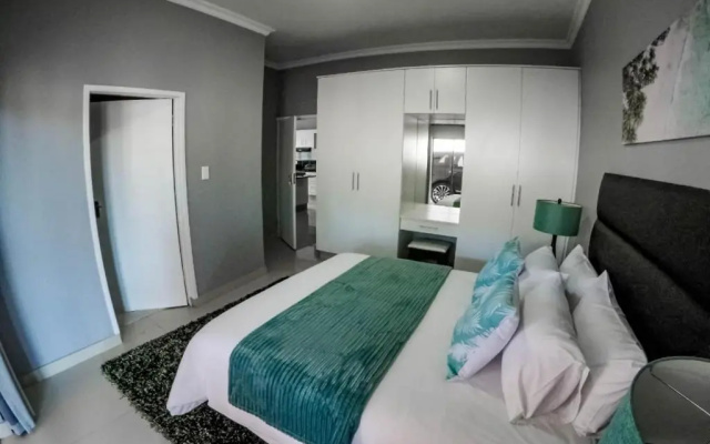Condo Villas On Marine Drive