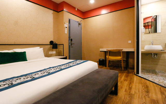 Golden Roof Hotel Seri Iskandar