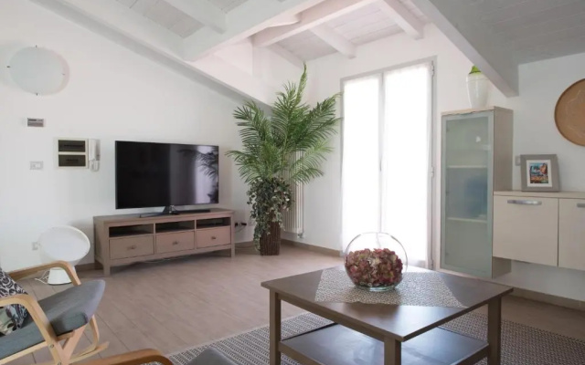 Dante 8 Apartments