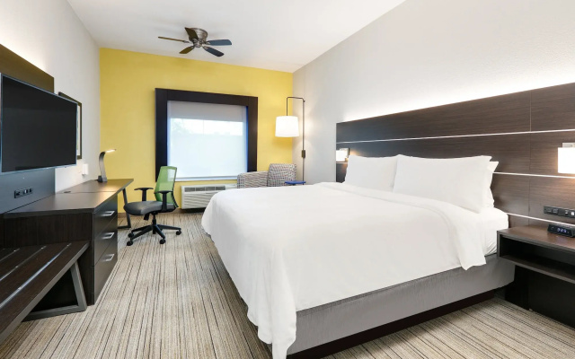 Holiday Inn Express Hotel & Suites Cleburne by IHG