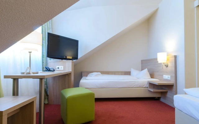 Garden Hotel