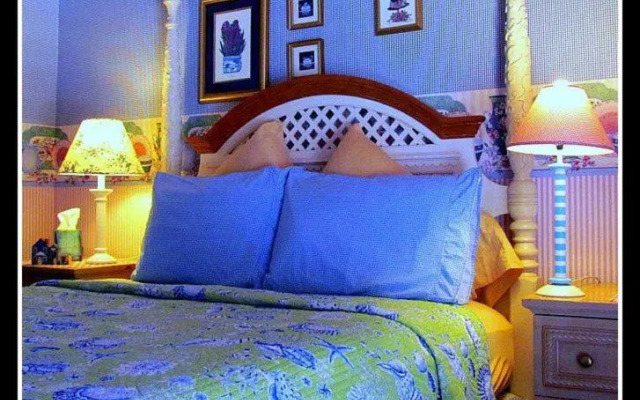 Shamrock Thistle & Crown B&B