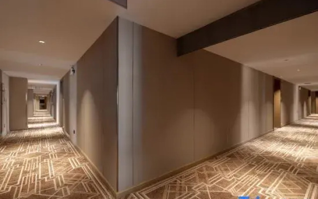 Vienna Hotel Haikou (Qilou Old Street Hainan University Branch)