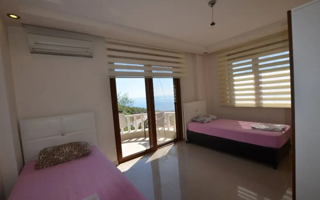 Luxury 5 Bedroom Villa With Communal Pool, Alanya Villa 1038