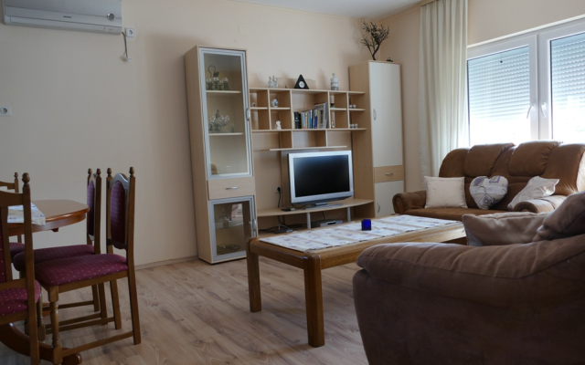 Apartment Ruza - 300 m from sea: A1 Trogir, Riviera Trogir