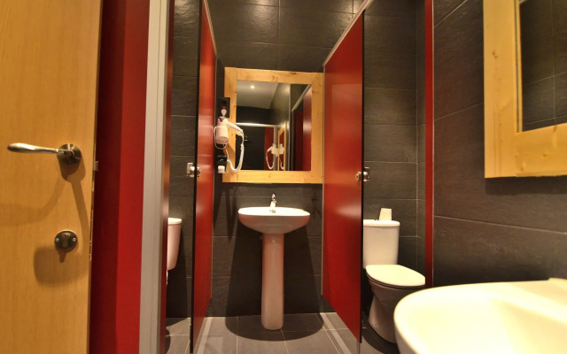 Хостел Far Home Atocha