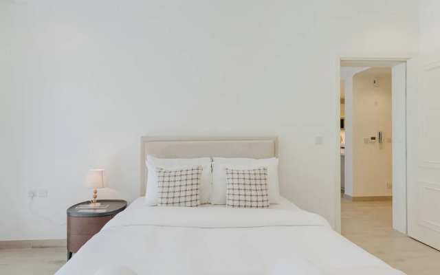 PVH - Mayas Geneva - 1BR Plus Maids Room