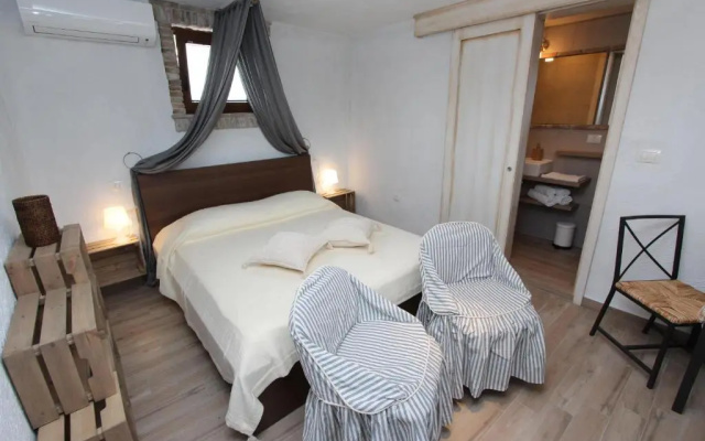 Apartments with Shared Pool Midea 2
