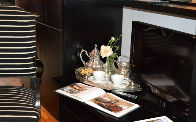 Life and Leisure Luxury Guesthouse