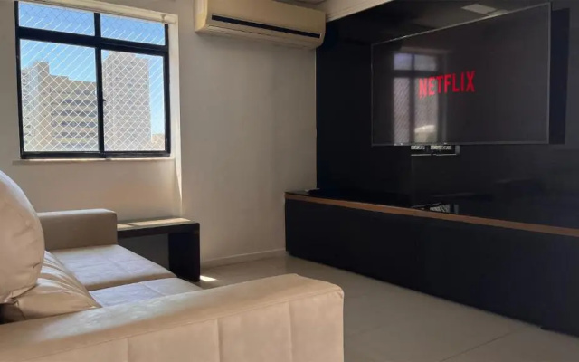 Luxuosa cobertura de 380m² a 850m da Av Beira Mar