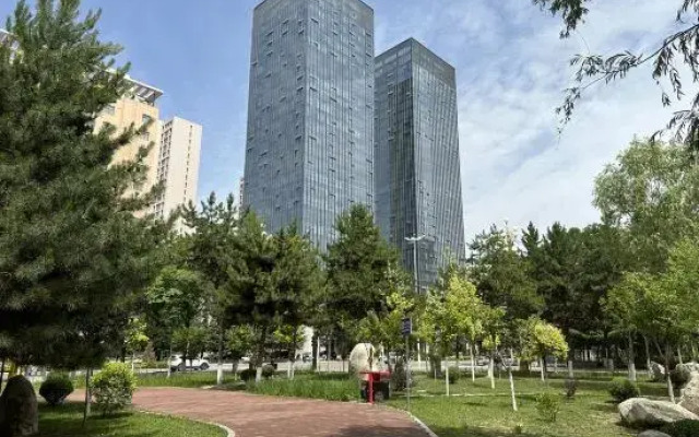 Qingyang Hongrui Yaju Hotel