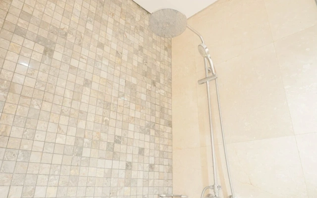 Elegant 2BR Apartment Veranda Residence @ Puri