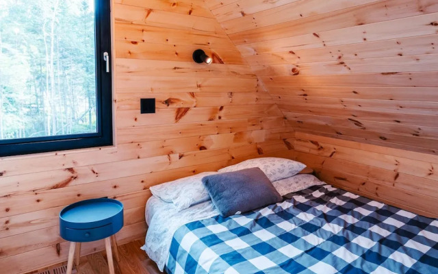 Bright Chalet With hot tub and Indoor Sauna