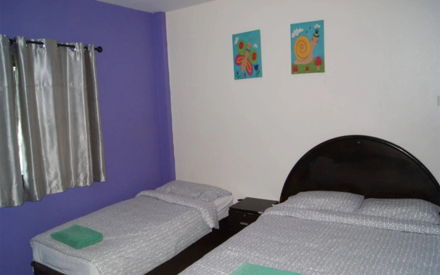 Pineapple Guesthouse Karon